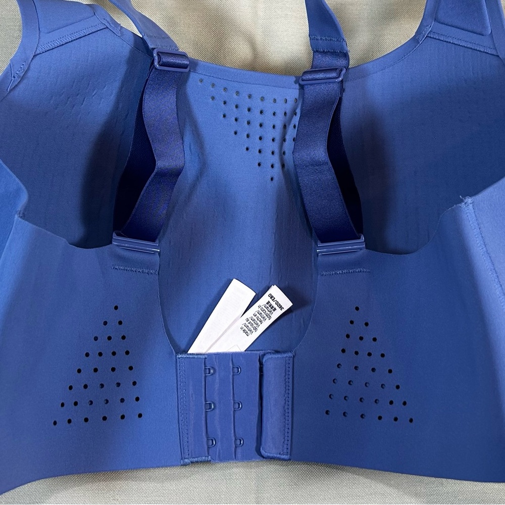Victoria's Secret Blue performance Bra - Picture 2 of 3